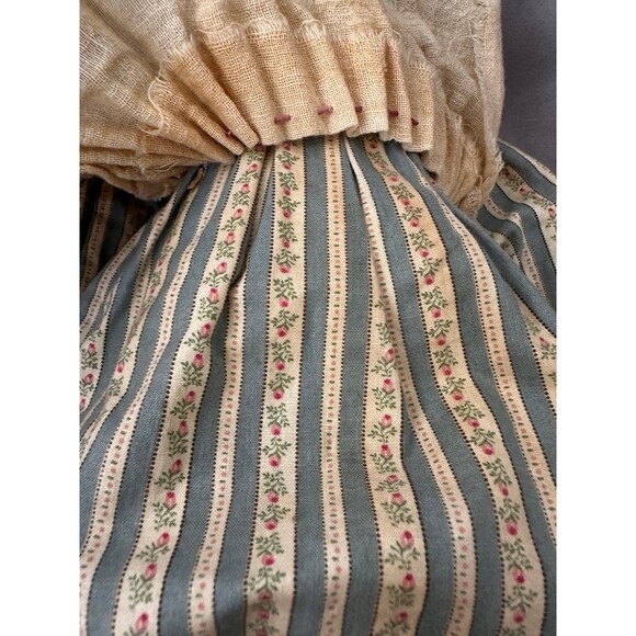 Dee Thorpe Handmade Bear Plush in Apron Filk Country Cottage Core Artist Signed - Picture 12 of 12